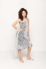 Load image into Gallery viewer, Sleeveless Semi Long Black & White Printed 2 in 1 Reversible Dress For Women