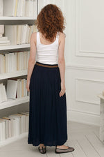Load image into Gallery viewer, Women One Size Pleated Skirt in Navy