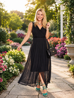 Load image into Gallery viewer, THE DEEP BLACK PLEATED MAXI DRESS