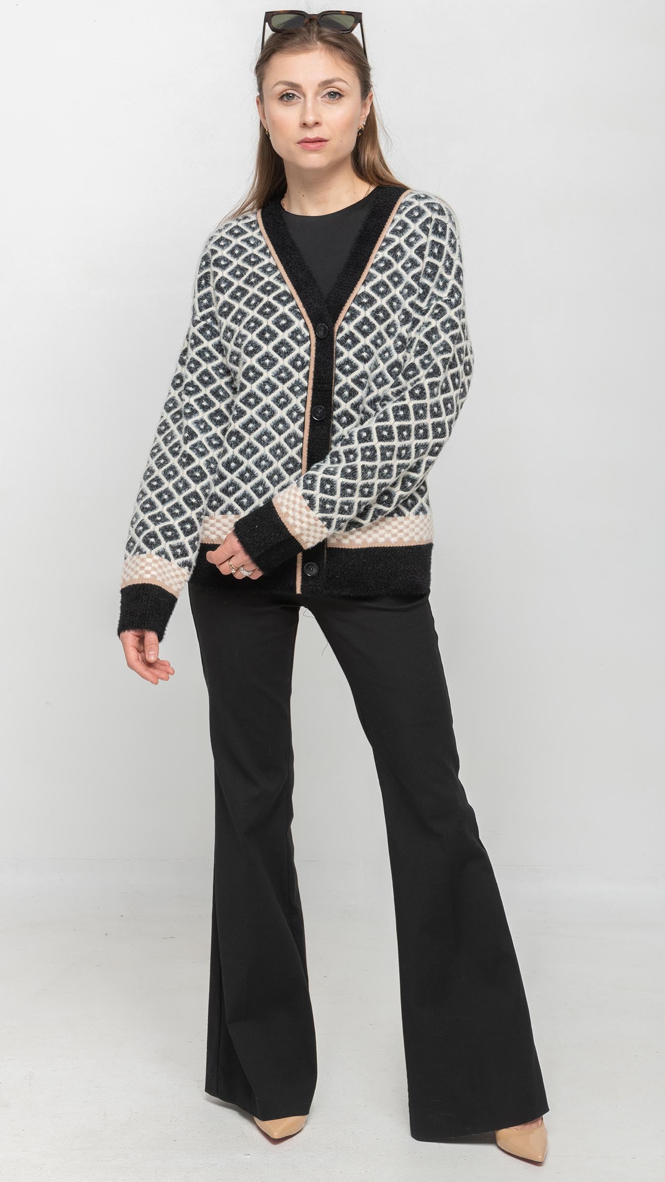 Sweater Cardigan in Black & White Diamond pattern