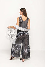 Load image into Gallery viewer, Sleeveless Polka Dot Printed Black and White Reversible Pant Set For Women