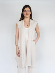 Women 's Sleeveless  Cardigan in Cream