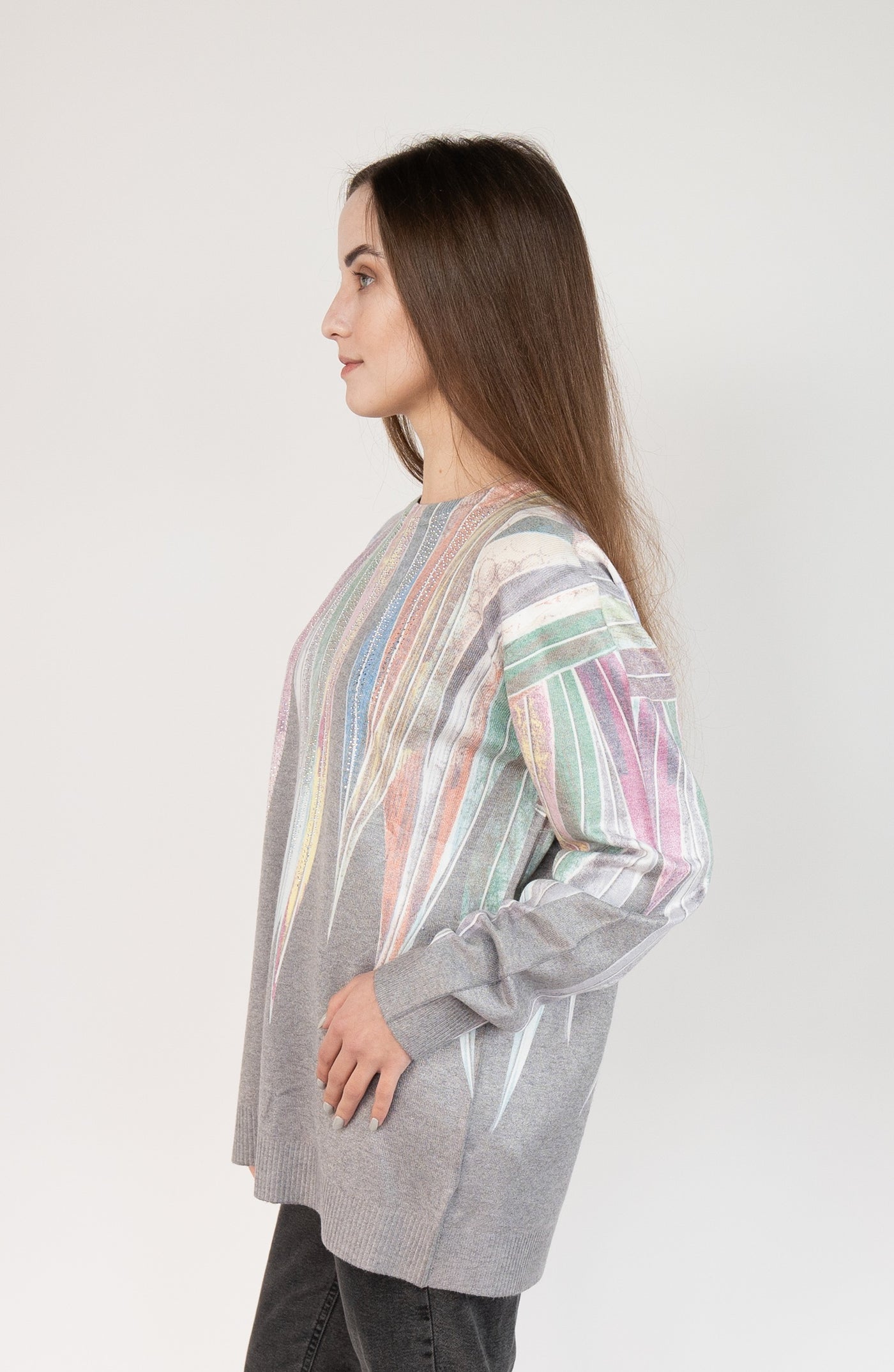 Women  Sweater  in Multi Colors Prints in  Grey , Crew Neck Long Sleeve and Decorated With Hot -Fix Rhinestones