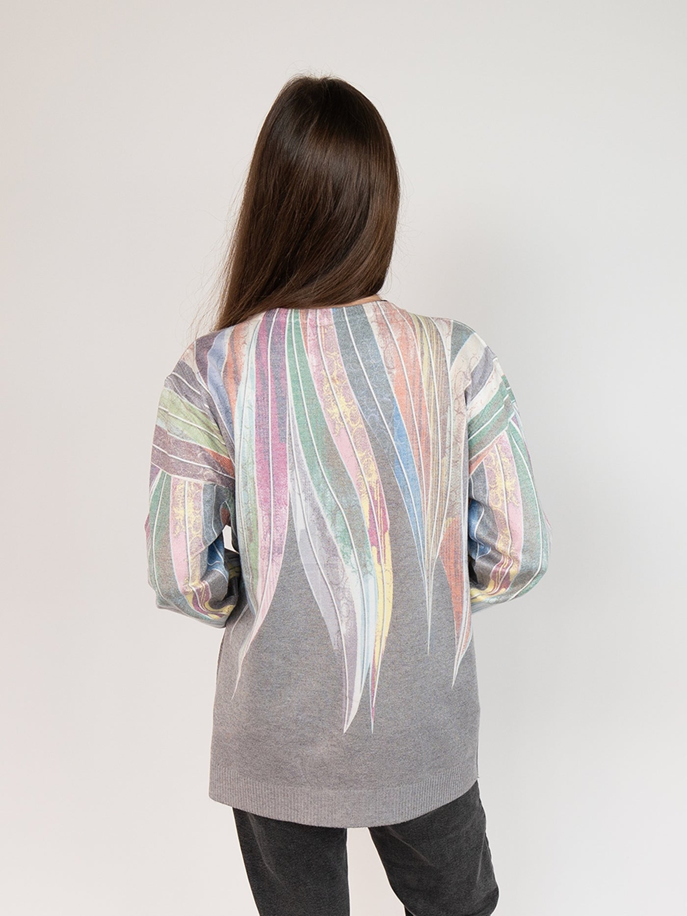 Women  Sweater  in Multi Colors Prints in  Grey , Crew Neck Long Sleeve and Decorated With Hot -Fix Rhinestones