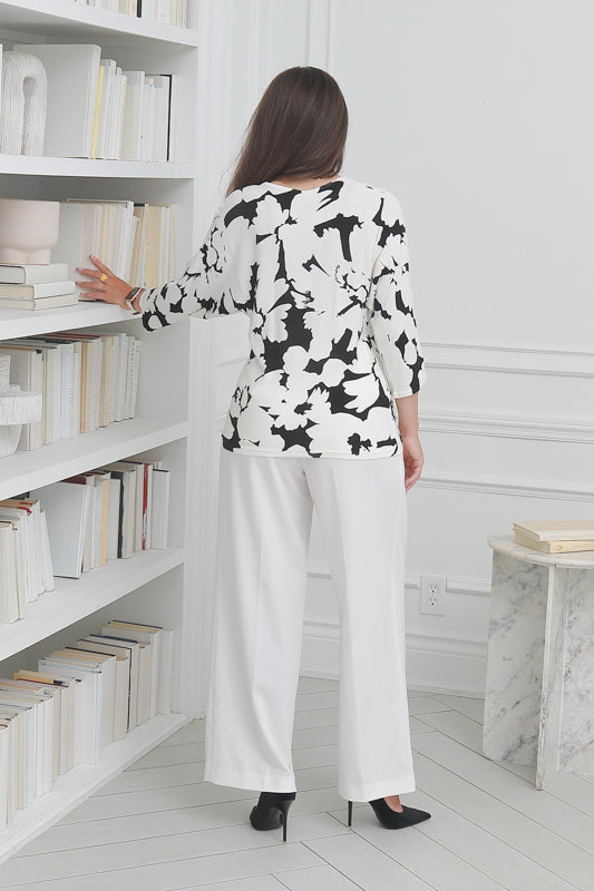 Women 3/4 Bat Sleeves Crew Neck Knitted Top in Black Prints