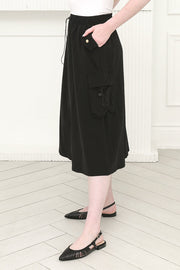 Women One Size Cargo Skirt in Black
