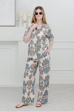 Load image into Gallery viewer, Women Two Pcs Pants Set in Blue Floral  Prints