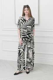 Women Two Pcs Pants Set in Black White  Prints