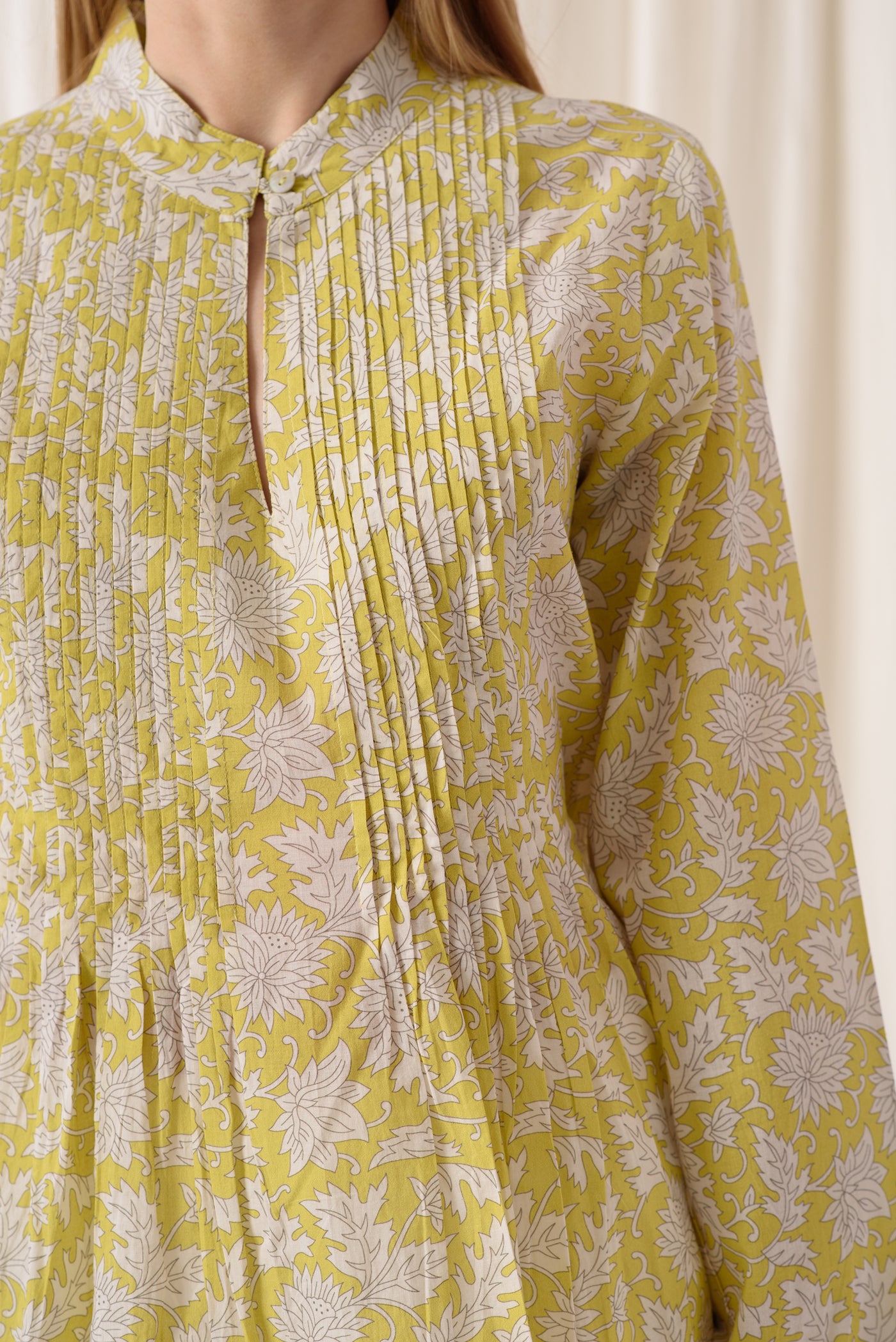 THE PLEATED TOP IN SUNNY YELLOW